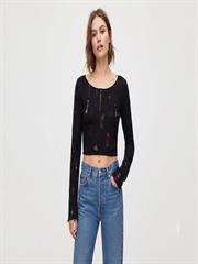 Siyah Delikli Uzun Kollu Crop Bluz