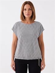 Kadın Siyah-Beyaz Desenli Kısa Kollu T-Shirt