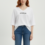 Kadın Oversize V Yaka Beyaz Baskılı T-Shirt