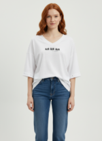 Kadın Oversize V Yaka Beyaz Baskılı T-Shirt
