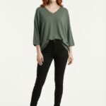 Kadın Relaxed V Yaka Basic Bluz