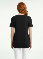 Kadın V Yaka Kısa Kol Kalp Detaylı T-Shirt - Görsel 2