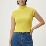 Kadın Yarım Balıkçı Yaka Fitilli Triko Kolsuz Crop Bluz