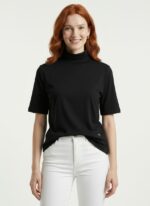 Kadın Siyah Yarım Balıkçı Yaka Kısa Kollu T-Shirt