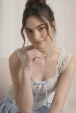 Fırfır Detaylı Çiçek Desenli Crop Bluz - Görsel 2