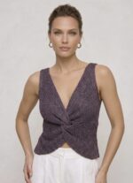 Twist Knot Detaylı Premium Kadın Triko Bluz – V Yaka Örgü Dokulu Şık Crop Tasarım - Görsel 2