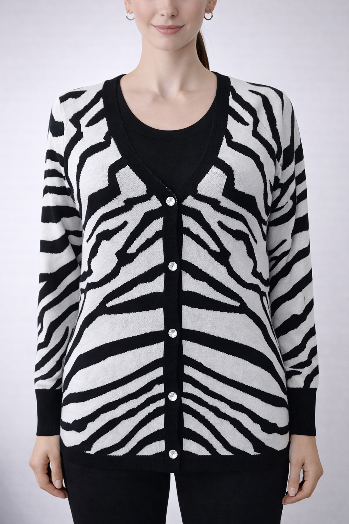 934f29e953ed42c0bc6f60975839aa0b-2.jpg Zebra Desenli V Yaka Düğmeli Triko Hırka - Görsel 1
