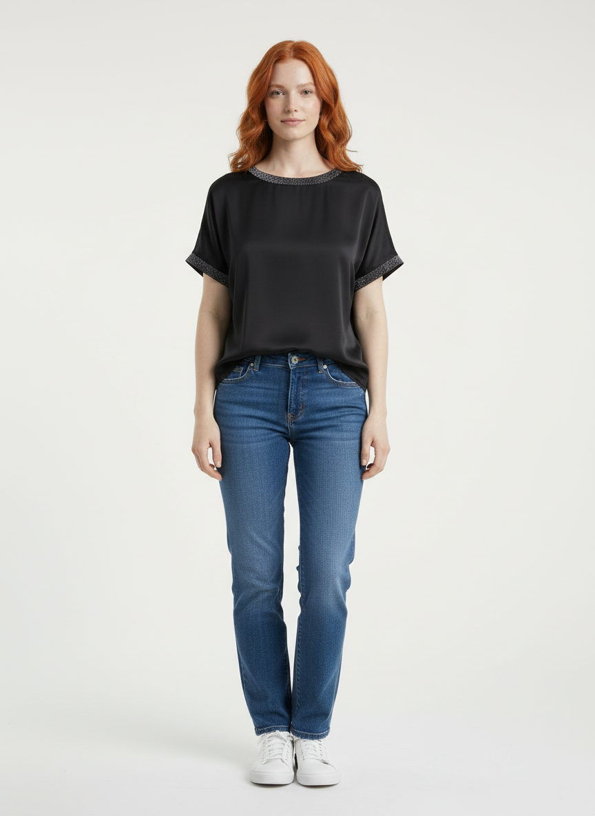 a43d9d36-8cdc-4177-8ea7-86e24de64ebe-2.png Kadın Kısa Kollu Siyah Saten T-Shirt - Görsel 1