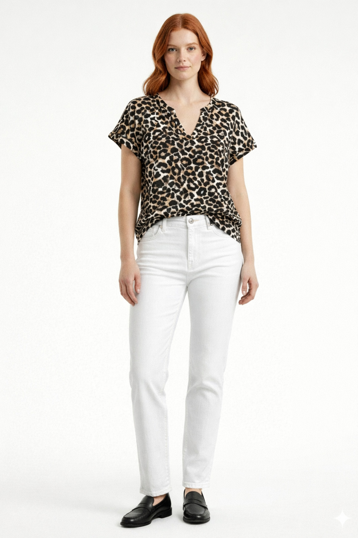 aafb4d4ab41448329d89ea2c2f148881-4.jpg Leopar Desenli V Yaka Yırtmaçlı Tişört - Görsel 1
