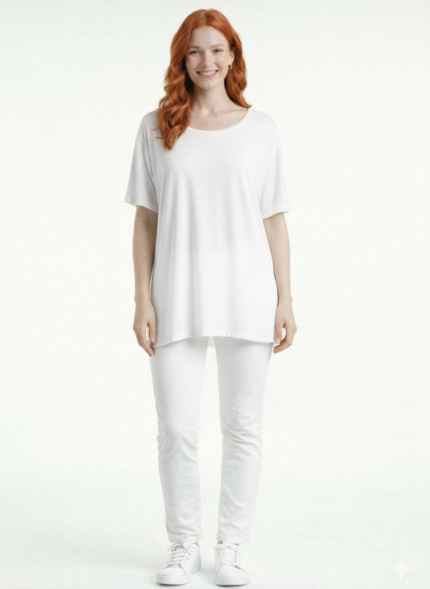 Kadın Beyaz Oversize Kesim Tişört
