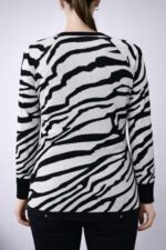 Zebra Desenli V Yaka Düğmeli Triko Hırka - Görsel 2
