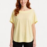 Kadın Rahat Kesim Sarı Yarım Balıkçı Yaka T-Shirt
