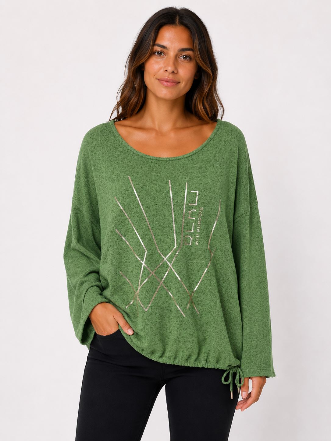 bfe6b601-d89b-432c-8ed7-134fc85180d9.jpg Kadın Yeşil Baskılı Oversize Triko Bluz - Görsel 1
