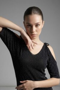 Neden Tekstil Kadın Omuz Detaylı Simli Siyah Premium Bluz - Görsel 5